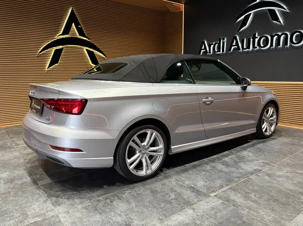 Audi A3 (2017) — foto 13 van 28