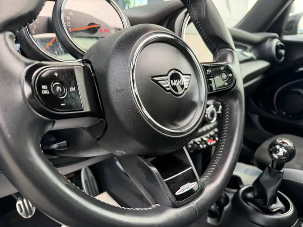 Mini Cooper (2021) — foto 25 van 25