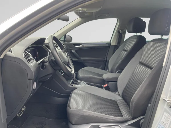 VOLKSWAGEN Tiguan (2021) — foto 24 van 24