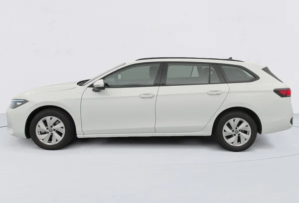 Volkswagen Passat SW (2024) — foto 12 van 27