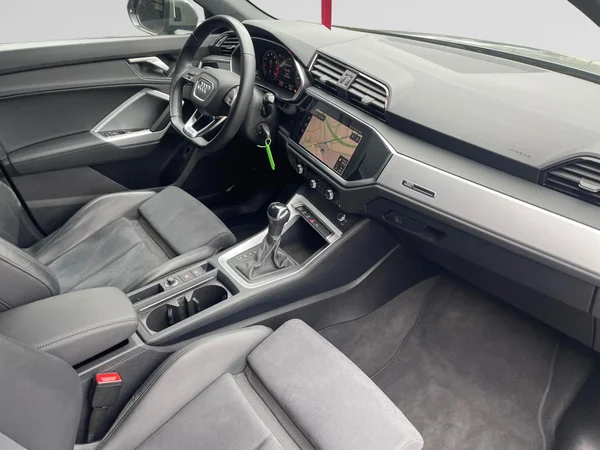 AUDI Q3 Sportback (2024) — foto 18 van 21