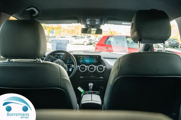 Mercedes-Benz B-180 (2022) — foto 12 van 41