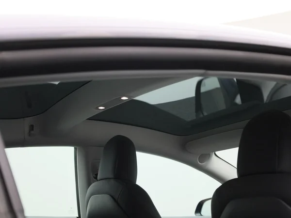Tesla Model 3 (2022) — foto 35 van 47