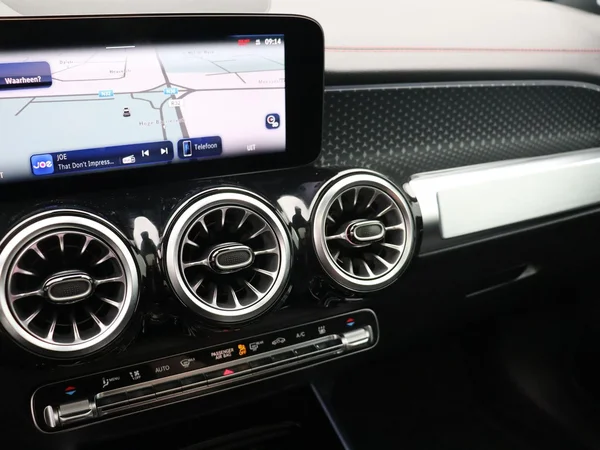 Mercedes-Benz EQB (2026) — foto 5 van 27