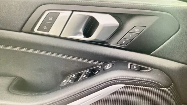 BMW X5 (2022) — foto 2 van 13