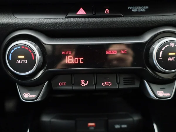 Kia Rio (2023) — foto 13 van 38
