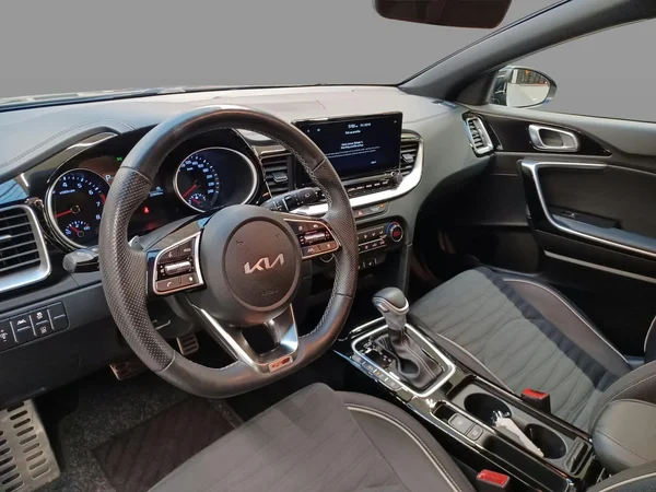 Kia ProCeed (2023) — foto 25 van 26