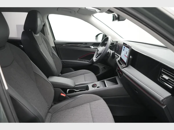VOLKSWAGEN Tiguan eHybrid (PHEV) (2025) — foto 21 van 30