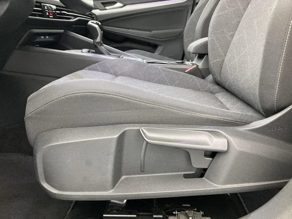VOLKSWAGEN Golf VIII SW (2022) — foto 29 van 36