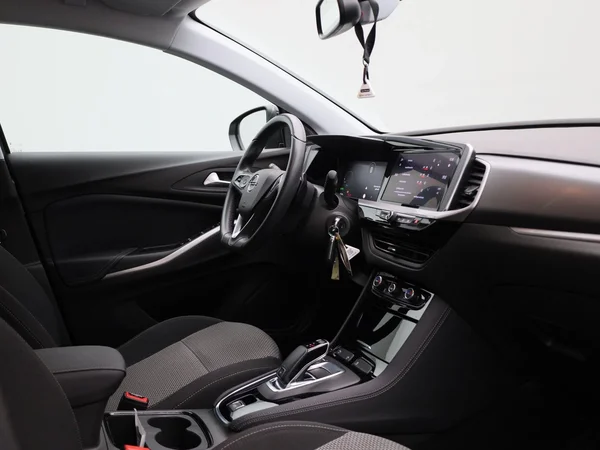 Opel Grandland (2023) — foto 25 van 40