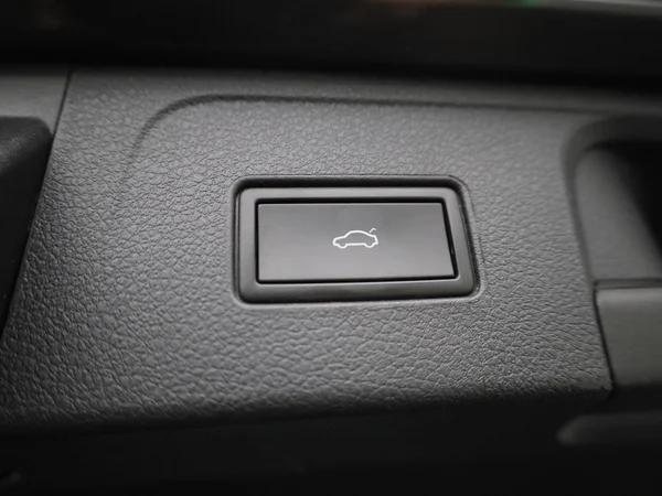 Volkswagen Passat (2022) — foto 5 van 48
