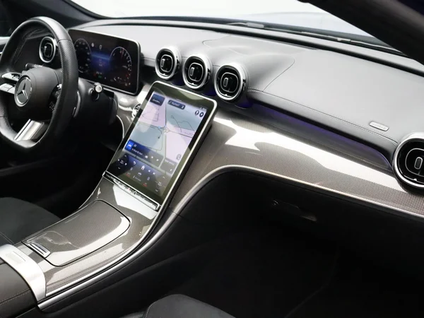 Mercedes-Benz C-Klasse (2023) — foto 24 van 33