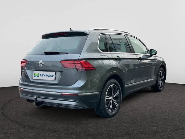 VOLKSWAGEN Tiguan (2019) — foto 18 van 21