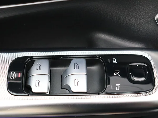 Mercedes-Benz EQE (2025) — foto 3 van 34