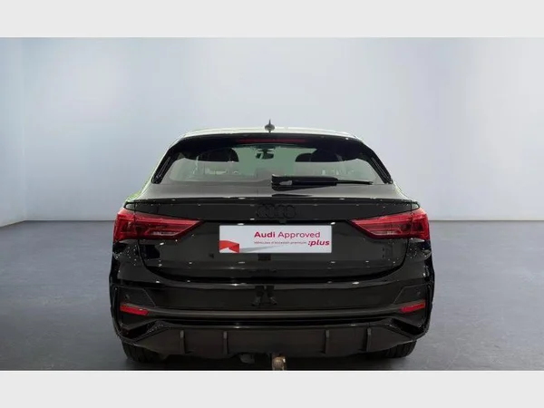 Audi Q3 Sportback (2022) — foto 25 van 27