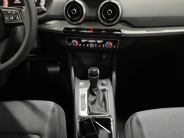 AUDI Q2 (2025) — foto 6 van 23