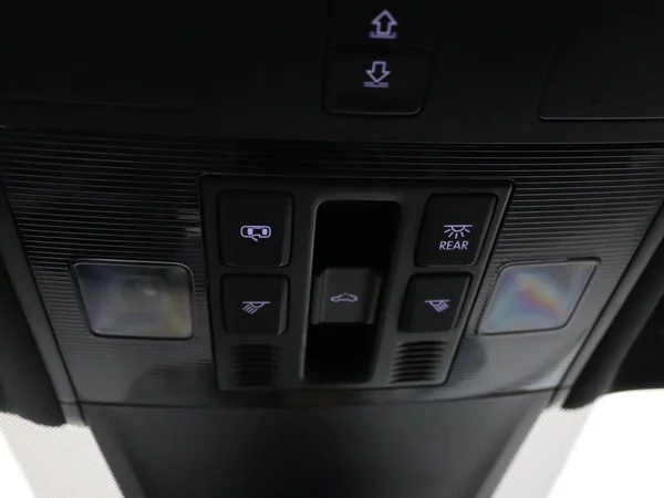 VOLKSWAGEN Tiguan (2022) — foto 3 van 26