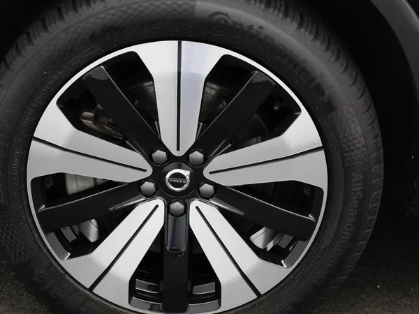 Volvo XC40 (2023) — foto 7 van 39