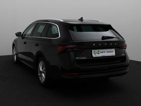 SKODA Octavia Combi (2024) — foto 25 van 33