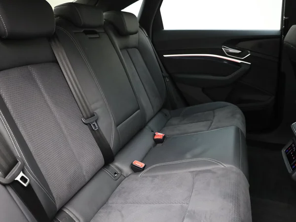 AUDI Q8 e-tron Sportback (2024) — foto 6 van 25
