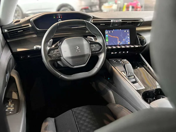 Peugeot 508 SW (2021) — foto 18 van 19