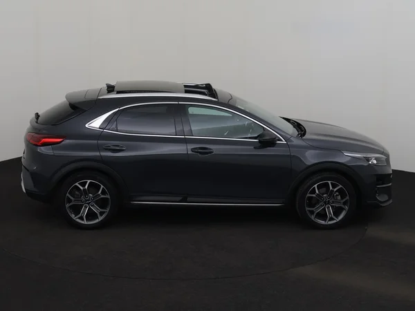 KIA XCeed (2022) — foto 30 van 34