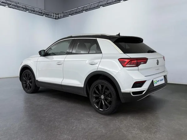 VOLKSWAGEN T-Roc (2021) — foto 24 van 26