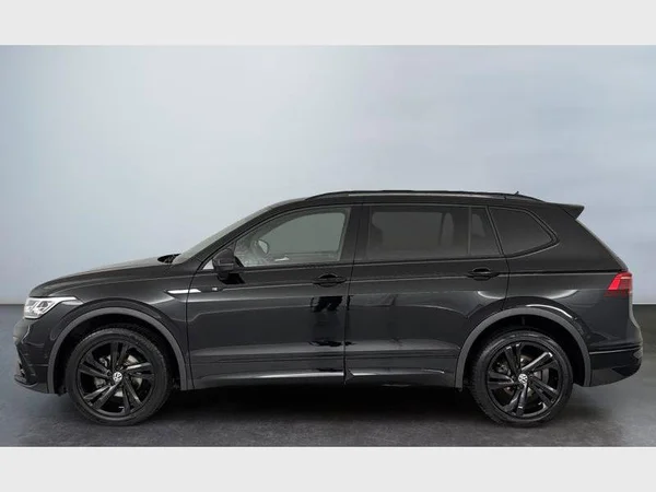 Volkswagen Tiguan Allspace (2023) — foto 34 van 40