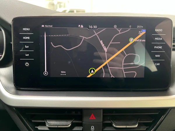 SKODA Kamiq (2022) — foto 2 van 20