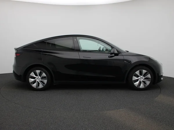 Tesla Model Y (2022) — foto 38 van 41