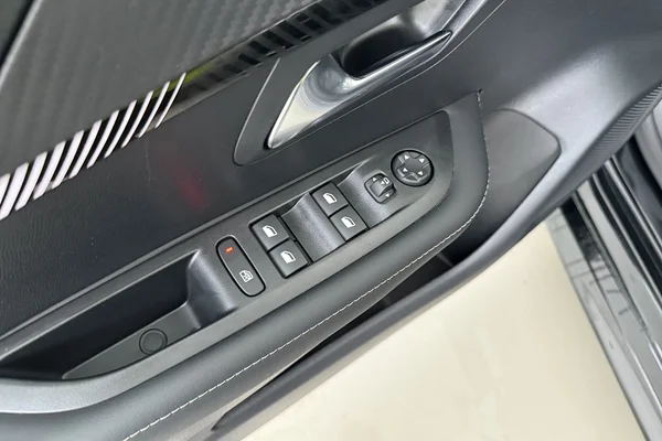 Peugeot 208 (2025) — foto 8 van 23