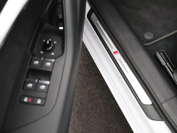 AUDI A6 SW PHEV (2024) — foto 30 van 30