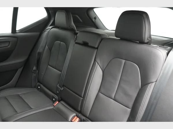 VOLVO XC40 (2021) — foto 29 van 32