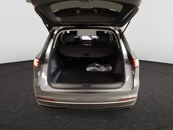 GEELY Starray EM-i (PHEV) (2026) — foto 11 van 22