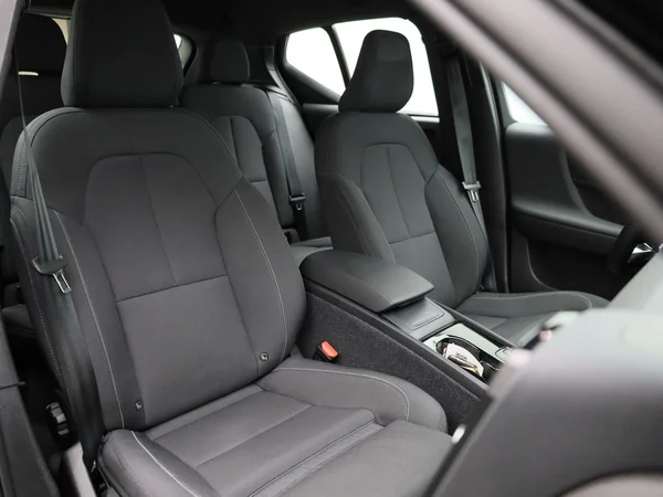 Volvo XC40 (2023) — foto 27 van 39