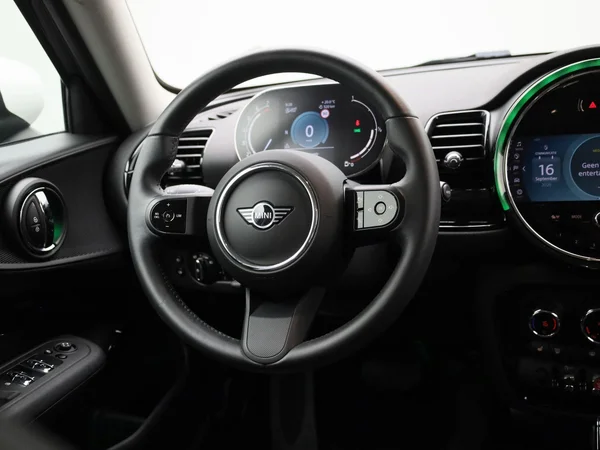MINI Clubman (2023) — foto 4 van 48