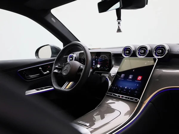 Mercedes-Benz GLC (2025) — foto 38 van 48