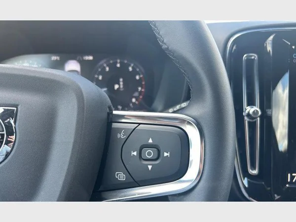 Volvo XC40 (2024) — foto 15 van 29