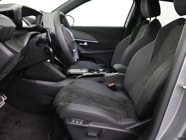 PEUGEOT 2008 (2025) — foto 2 van 27
