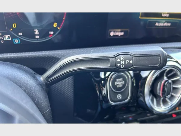 Mercedes-Benz CLA 180 (2021) — foto 13 van 33