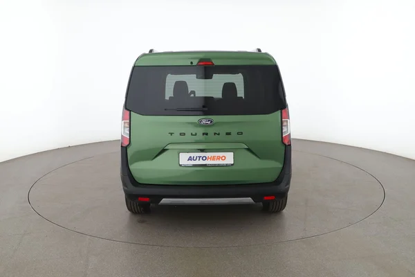Ford Tourneo (2025) — foto 11 van 16