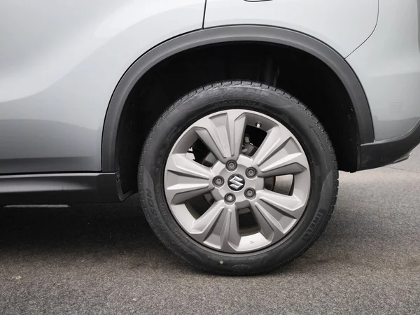 Suzuki Grand Vitara (2023) — foto 8 van 39