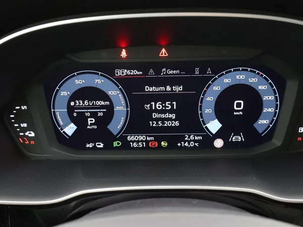 AUDI Q3 PHEV (2023) — foto 11 van 27