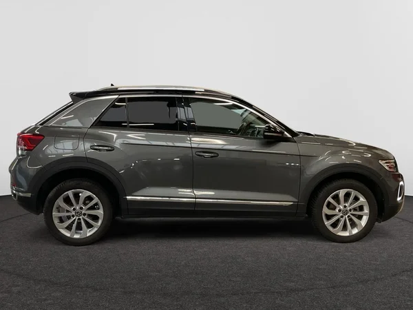 VOLKSWAGEN T-Roc (2022) — foto 19 van 22