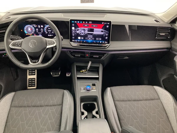 VOLKSWAGEN Tiguan (2025) — foto 6 van 36