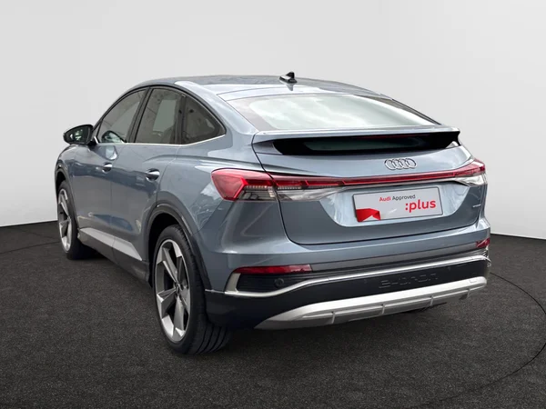 AUDI Q4 Sportback e-tron (2022) — foto 12 van 19