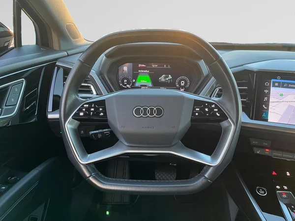 AUDI Q4 e-tron (2022) — foto 3 van 17
