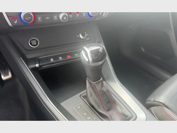 Audi Q3 (2023) — foto 15 van 27