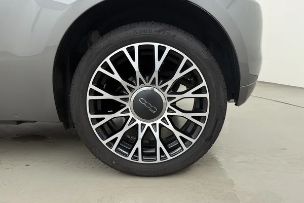 Fiat 500c (2023) — foto 13 van 16