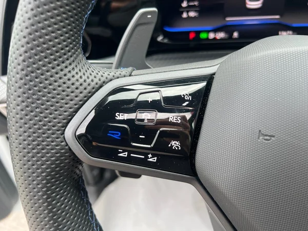 VOLKSWAGEN Golf VIII R (2023) — foto 5 van 24